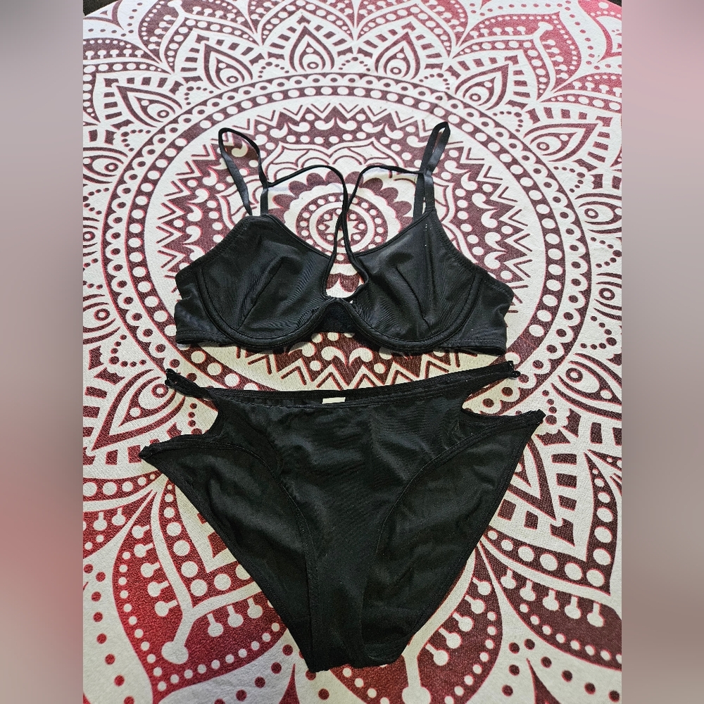 NWOT Small Black Bikini